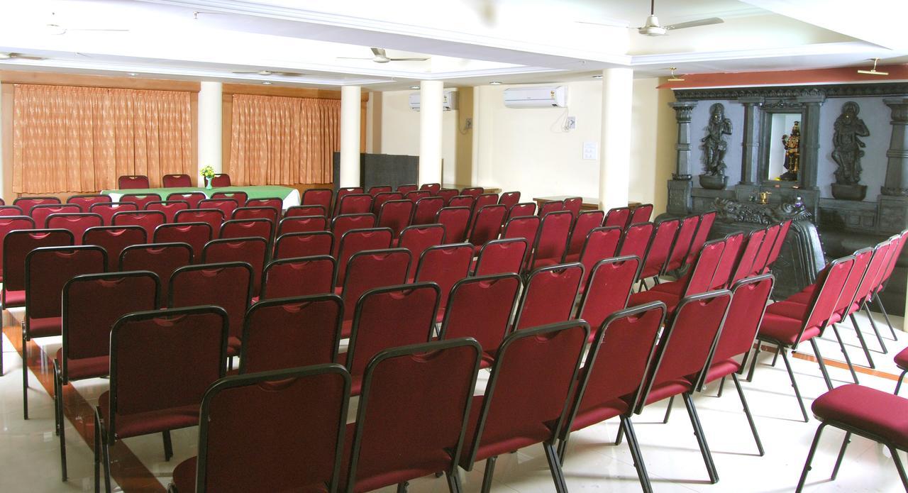 Sree Gokulam Sabari Hotell Chavakkad Eksteriør bilde